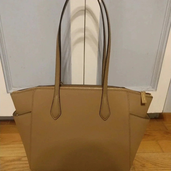 18144967_38615811_600.jpg Michael Kors Tan Leather Large Tote Bag